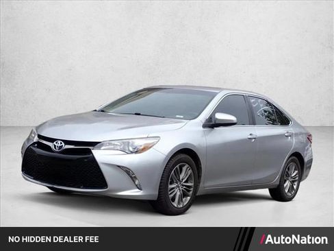 Used 2016 Toyota Camry SE FWD image 1