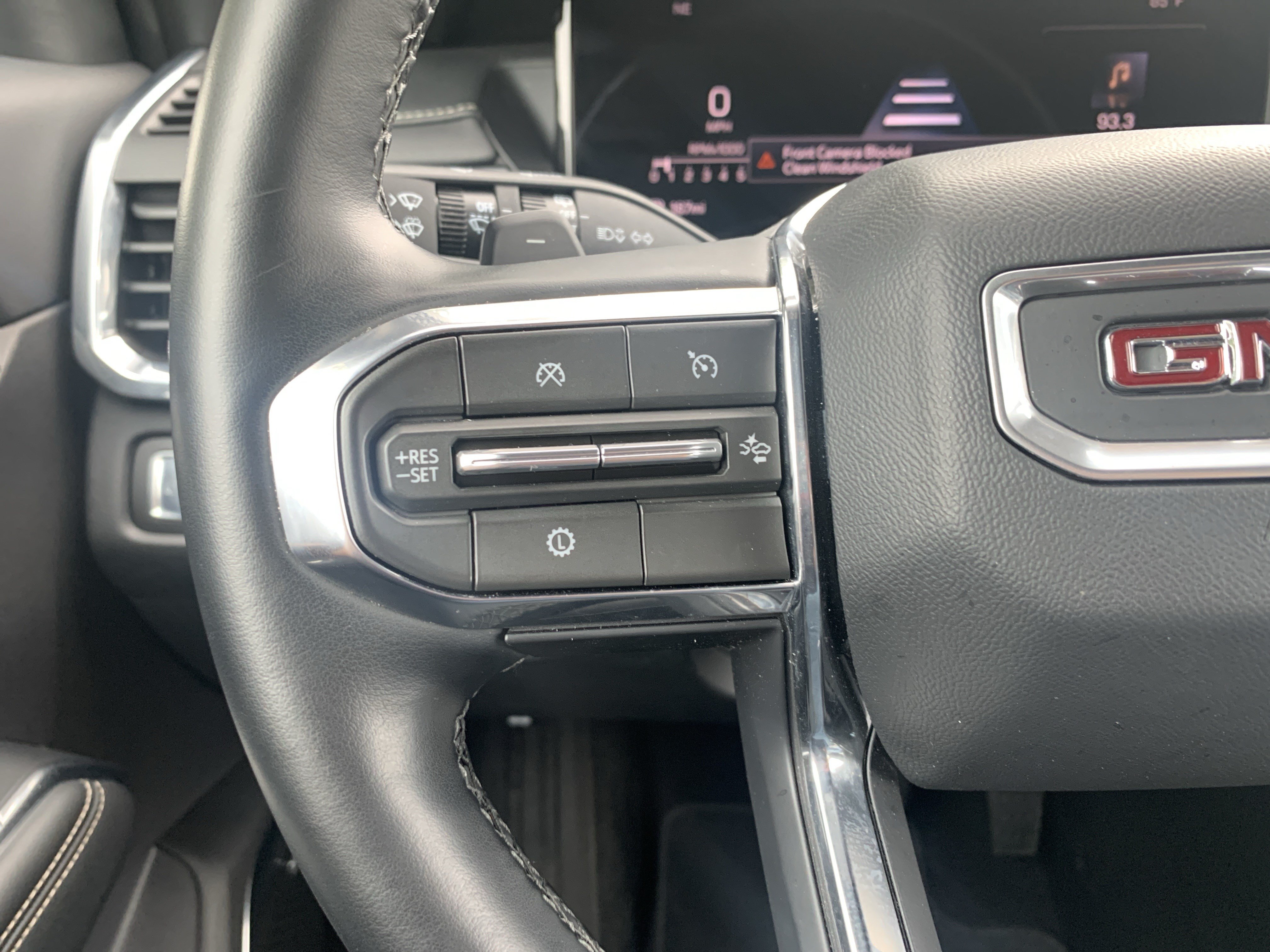 Used 2026 GMC Acadia Elevation w/ Elevation Premium Package FWD image 19