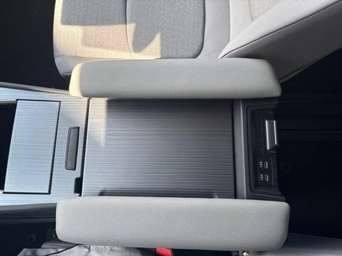 Used 2026 Toyota Sienna LE FWD image 20