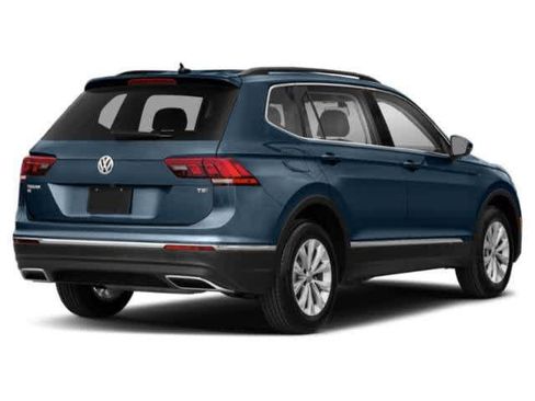 Used 2018 Volkswagen Tiguan SE FWD image 2