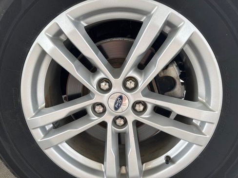 Used 2021 Ford Explorer XLT AWD/4WD image 5