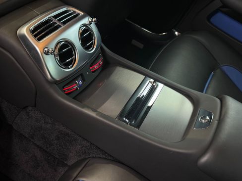 Used 2016 Rolls-Royce Wraith RWD image 27