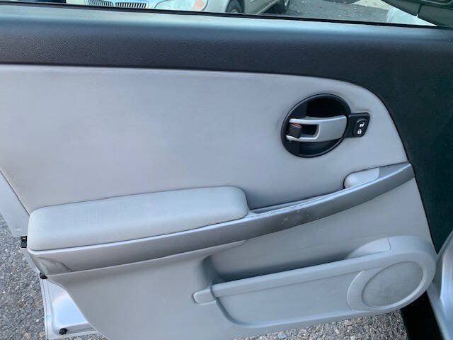Used 2005 Chevrolet Equinox LT w/ Preferred Equipment Group AWD/4WD image 25