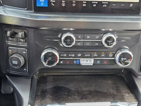 Used 2024 Ford F250 Lariat AWD/4WD image 19