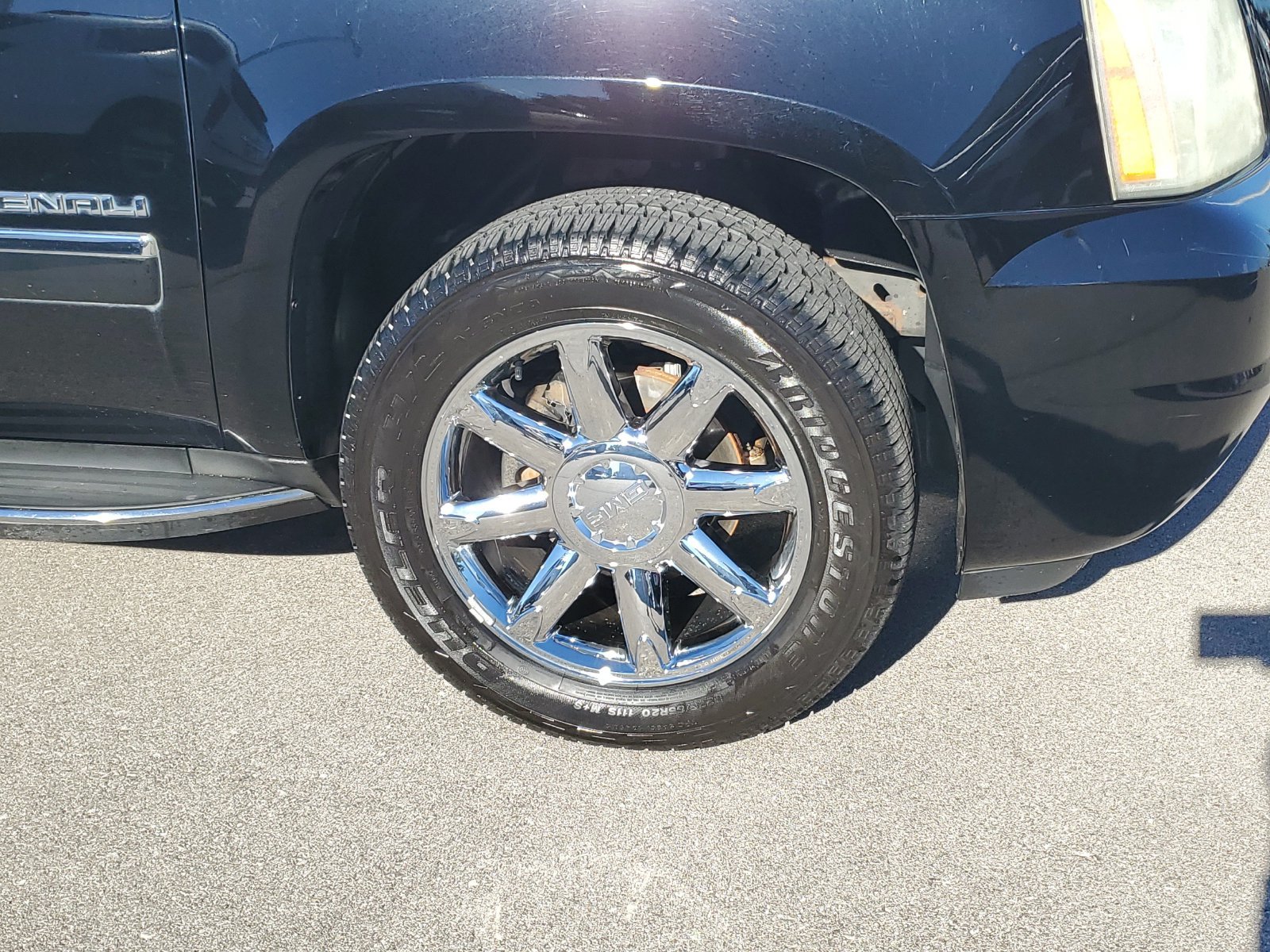 Used 2012 GMC Yukon XL Denali AWD/4WD image 6