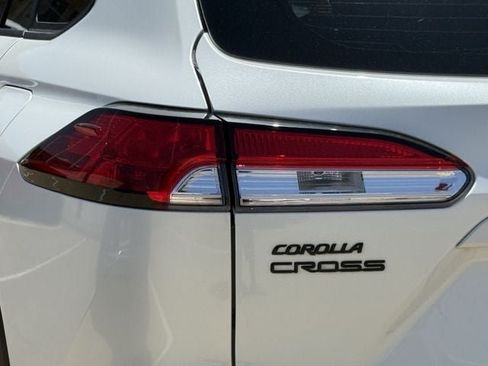Used 2024 Toyota Corolla Cross AWD Hybrid image 6