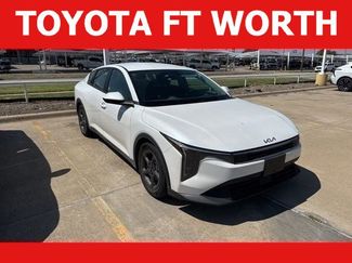 Used 2025 Kia K4 LXS video 1