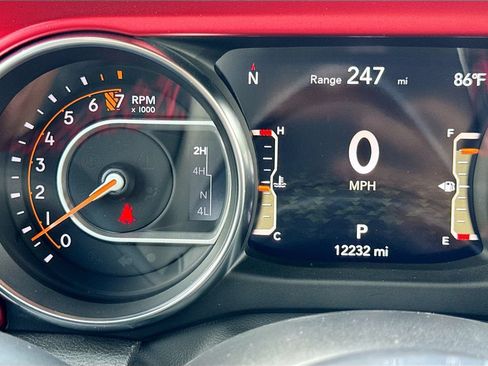 Used 2023 Jeep Gladiator Rubicon w/ LED Lighting Group AWD/4WD image 16