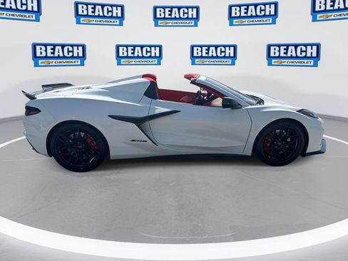 Used 2024 Chevrolet Corvette Z06 RWD image 9