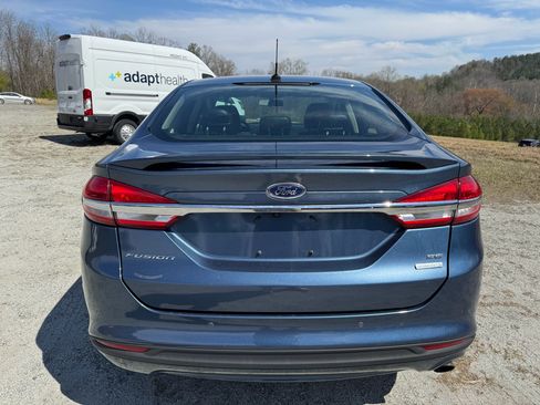 Used 2018 Ford Fusion SE w/ Equipment Group 201A image 6