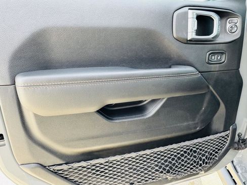 Used 2021 Jeep Wrangler Unlimited Rubicon w/ Trailer Tow Package image 12