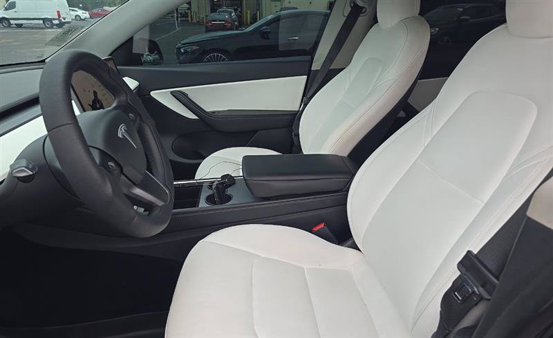 Used 2022 Tesla Model Y Performance AWD/4WD image 3
