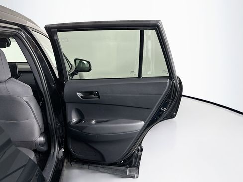 Used 2024 Toyota Corolla Cross LE image 31