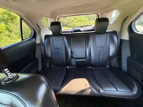 Used 2017 Chevrolet Equinox Premier w/ Enhanced Convenience Package FWD image 10