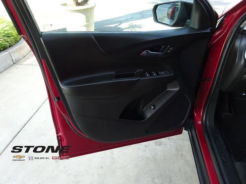 Used 2021 Chevrolet Equinox LT image 24