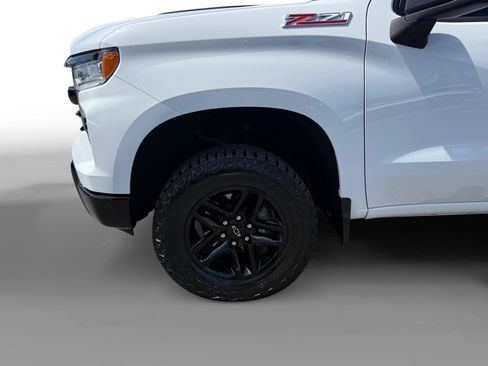 Used 2023 Chevrolet Silverado 1500 LT Trail Boss AWD/4WD image 9