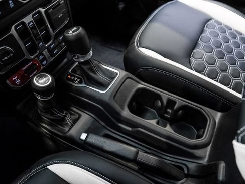 Used 2025 Jeep Wrangler Unlimited Rubicon w/ Safety Group AWD/4WD image 68