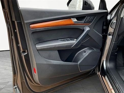 Used 2022 Audi Q5 2.0T Premium Plus w/ Premium Plus Package image 18