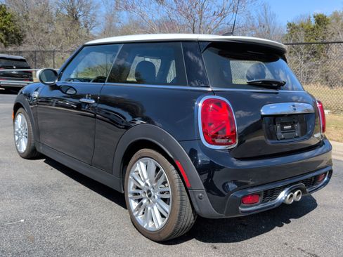 Used 2021 MINI Cooper S w/ Driver Assistance Package image 9