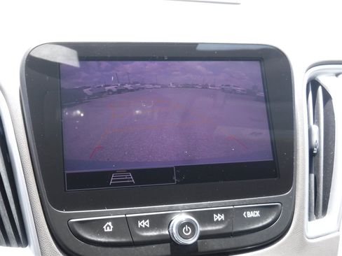 Used 2022 Chevrolet Malibu LT FWD image 18