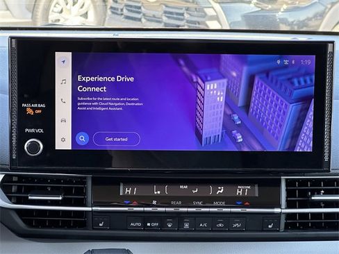 Used 2025 Toyota Sienna XLE image 17