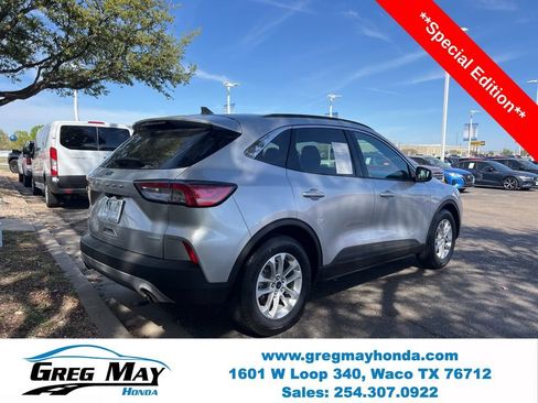 Used 2020 Ford Escape SE image 7