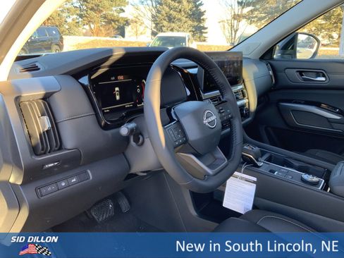 New 2026 Nissan Pathfinder SL w/ SL Premium Package image 6