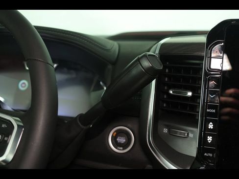 New 2026 RAM 2500 Laramie AWD/4WD image 24