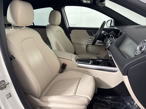 Certified 2025 Mercedes-Benz GLA 250 4MATIC image 13