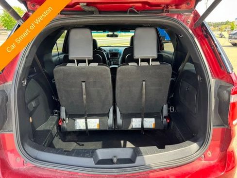 Used 2017 Ford Explorer XLT w/ Equipment Group 202A AWD/4WD image 25