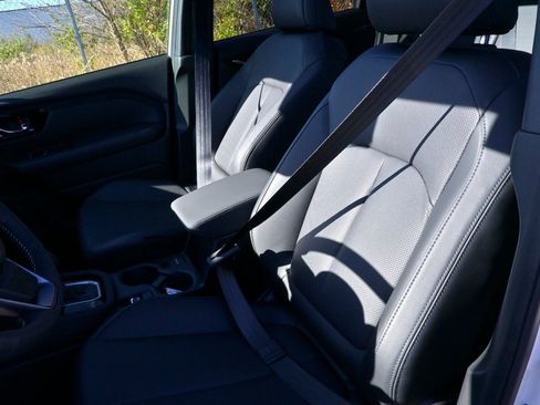 Used 2025 Subaru Forester Limited image 16