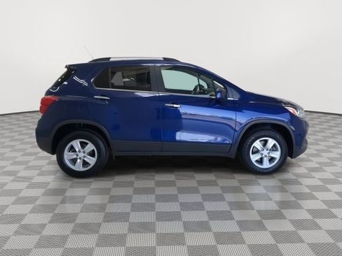 Certified 2017 Chevrolet Trax LT w/ LT Convenience Package AWD/4WD image 12