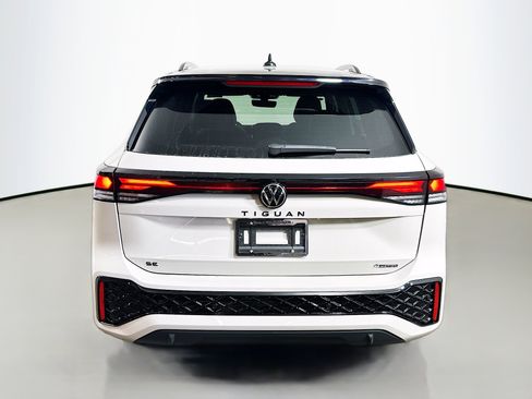 New 2026 Volkswagen Tiguan SE R-Line image 6