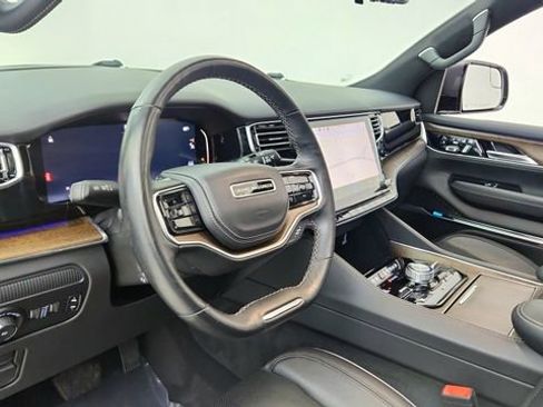 Used 2022 Jeep Grand Wagoneer Series II w/ Convenience Group III image 17