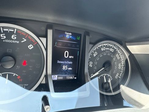 Used 2023 Toyota Tacoma Limited RWD image 3