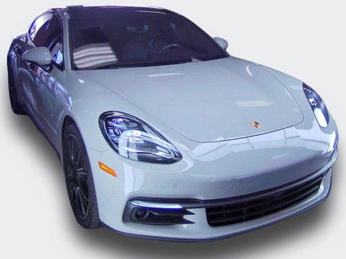 Used 2018 Porsche Panamera 4S image 1