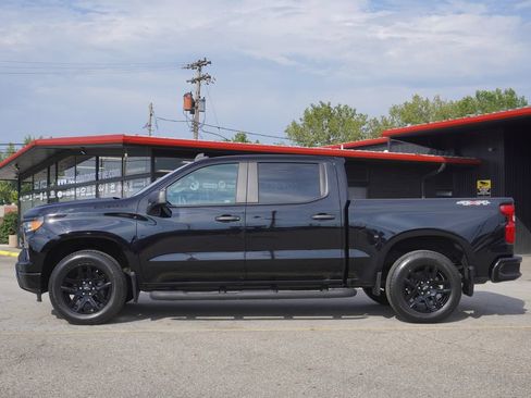 Used 2024 Chevrolet Silverado 1500 Custom w/ Rally Edition AWD/4WD image 4