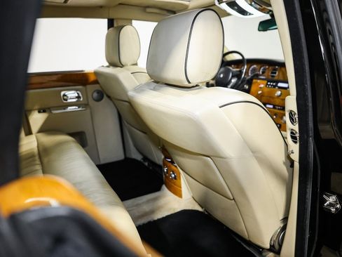 Used 2006 Rolls-Royce Phantom Sedan image 28