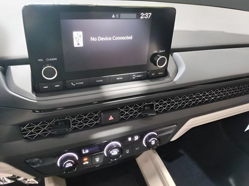Used 2025 Honda Accord LX image 29