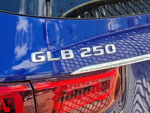 Used 2022 Mercedes-Benz GLB 250 image 11
