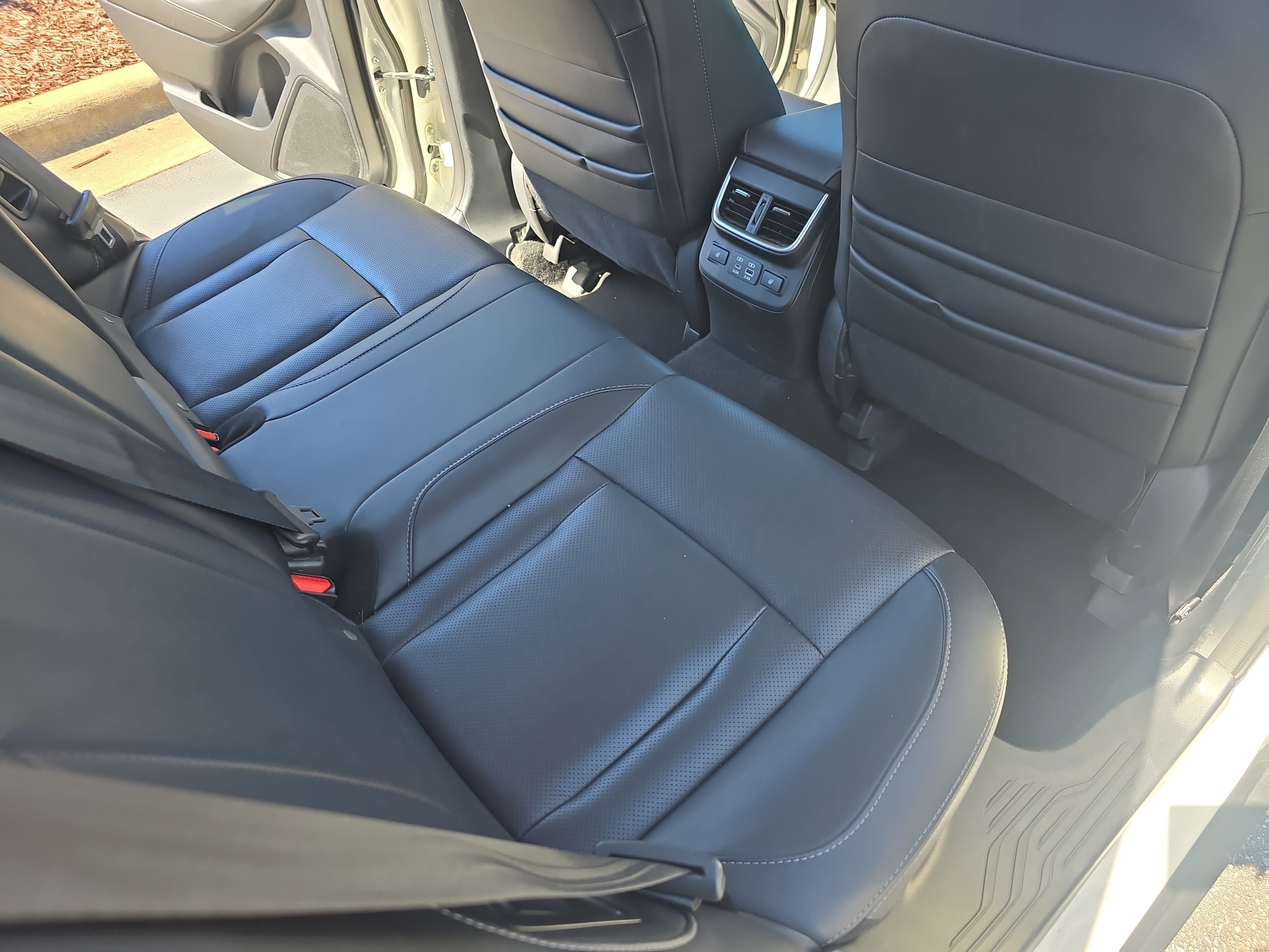 Used 2024 Subaru Outback Limited AWD/4WD image 11