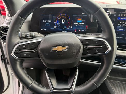 Used 2025 Chevrolet Equinox LT image 29