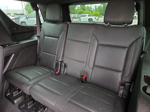 Used 2023 Chevrolet Tahoe Z71 w/ Luxury Package AWD/4WD image 10