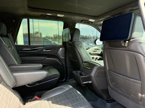 Used 2024 Cadillac Escalade V w/ LPO, ONYX Package AWD/4WD image 5