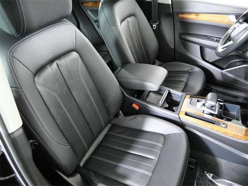 Used 2022 Audi Q5 2.0T Premium Plus image 12