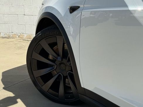 Used 2023 Tesla Model X image 15