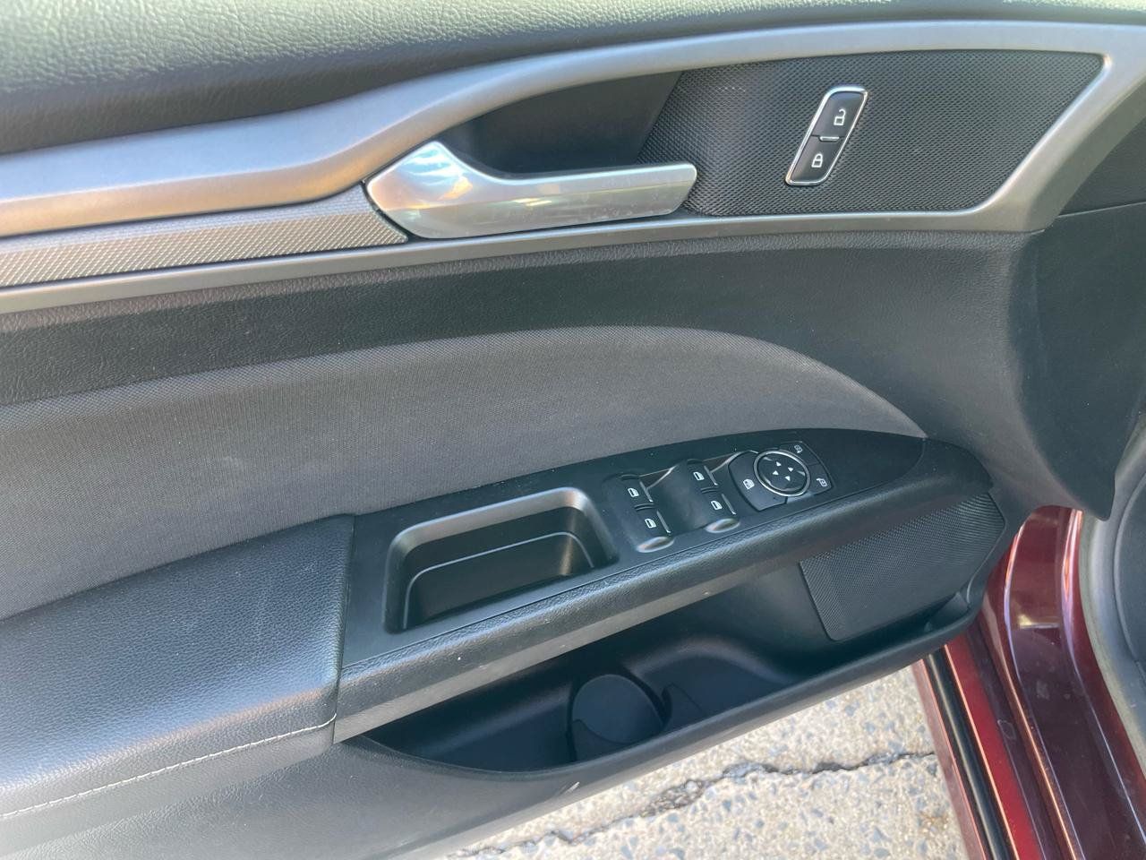 Used 2017 Ford Fusion SE w/ Fusion SE Technology Package FWD image 36