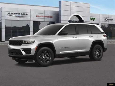 New 2025 Jeep Grand Cherokee Altitude image 2