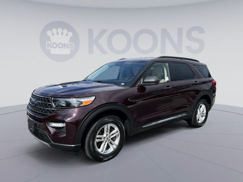 Used 2022 Ford Explorer XLT w/ Equipment Group 202A AWD/4WD image 1