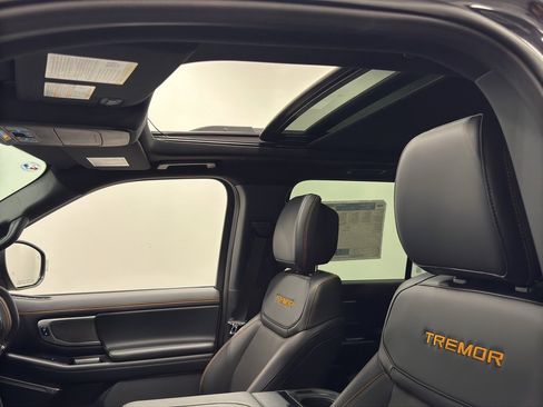 New 2026 Ford Expedition Tremor image 25